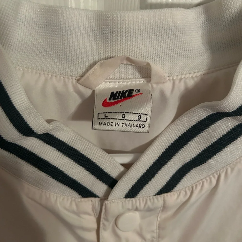 Vintage Nike Swoosh Bomber Puffer Pullover Jacket White Men’s Large‎